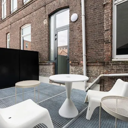 Centre - Private With Bathroom